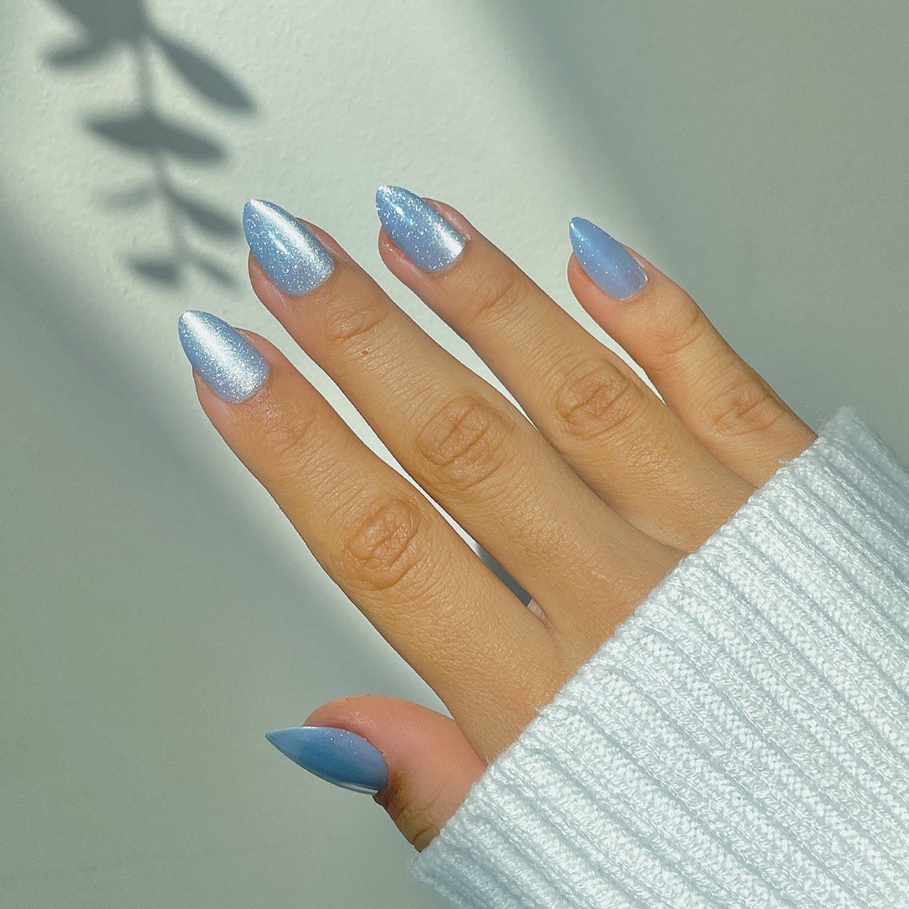 Blue Cat Eye,Ellie Vincy Press on Nails,Short Almond,Solid color, Blue press on nails,30 pcs, False nails,Reusable,Glue on nails,Sticky on nails,Pop on nails