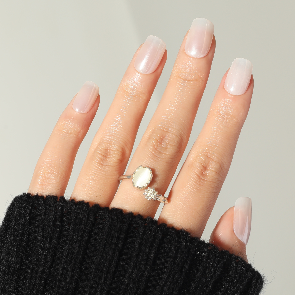 Clear Veil,Ellie Vincy Press on Nails,Short Almond,Other, Solid color, White press on nails,30 pcs, False nails,Reusable,Glue on nails,Sticky on nails,Pop on nails