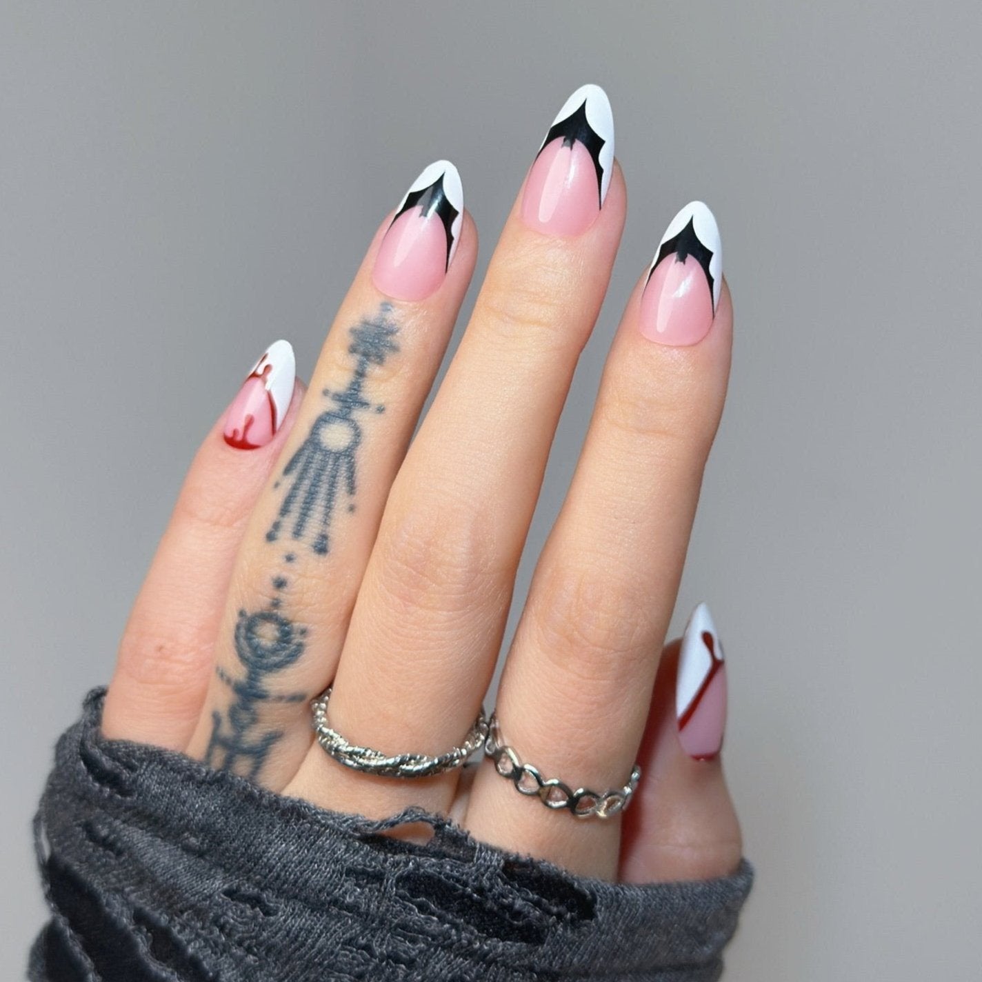 Midnight Kiss | Halloween,Ellie Vincy Press on Nails, Almond,Geometric, White press on nails,30 pcs, False nails,Reusable,Glue on nails,Sticky on nails,Pop on nails