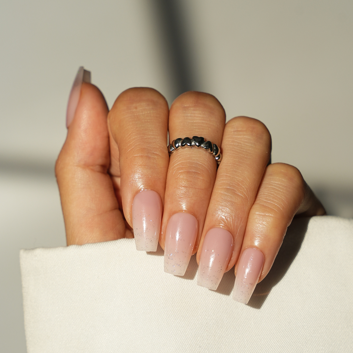 Ellie Vincy Medium Coffin Press on Glue on Nails – Frosty Pink,Ellie Vincy Press on Nails,Medium Coffin,Glitter, Ombre, Pink press on nails,30 pcs, False nails,Reusable,Glue on nails,Sticky on nails,Pop on nails