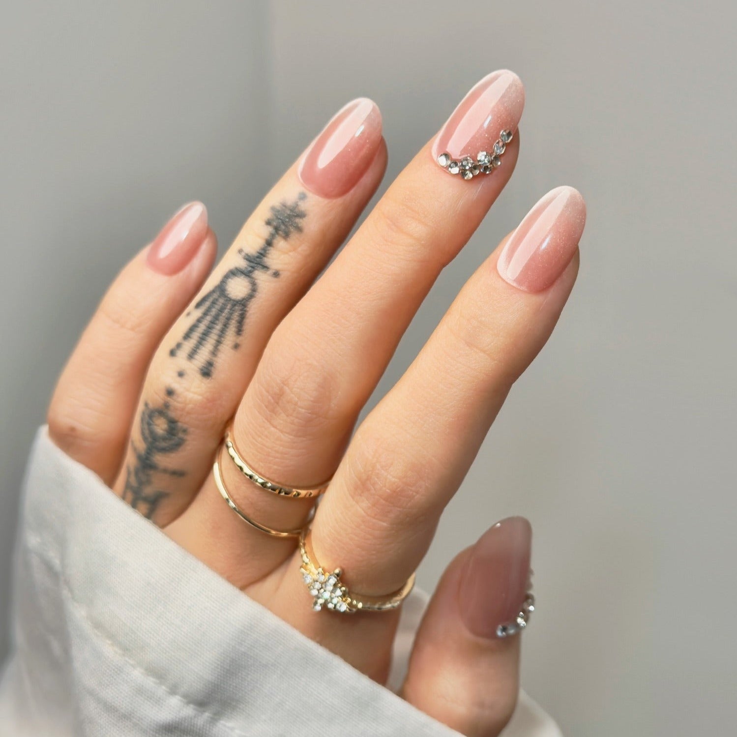 Crystal Blush｜Handmade Nails,Ellie Vincy Press on Nails,Short  Almond,Glitter, Iridescent, Solid color,Handmade Pink press on nails,10 pcs, False nails,Reusable,Glue on nails,Sticky on nails,Pop on nails