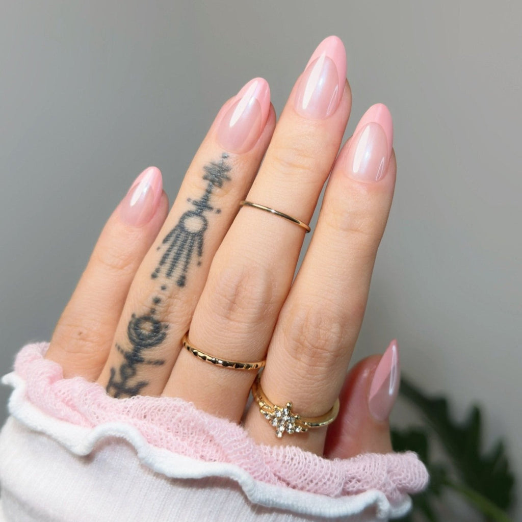 pink nails，light pink nails，nude pink nails，short pink nails，pink french nails, pink french tip, baby pink nails, nude pink nails, pink chrome nails, pink glazed nails, pink french chrome nails, Press On Nails, Fake Nails, Stick-On Nails, Glue-On Nails, 