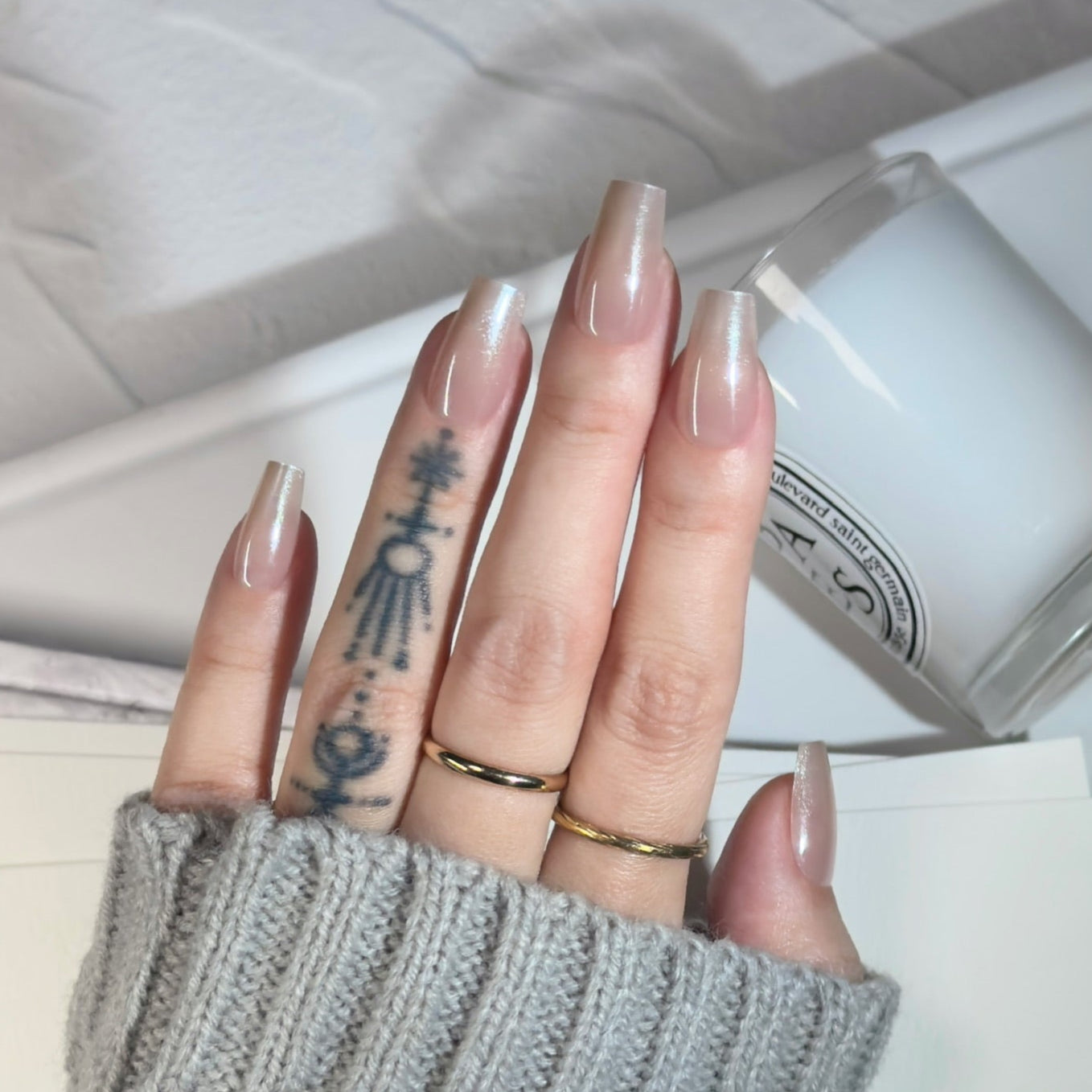 Nude Shine,Ellie Vincy Press on Nails,Medium  Coffin,Ombre, Solid color, White press on nails,28 pcs, False nails,Reusable,Glue on nails,Sticky on nails,Pop on nails